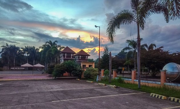 Photo of D'Leonor Parking Lot