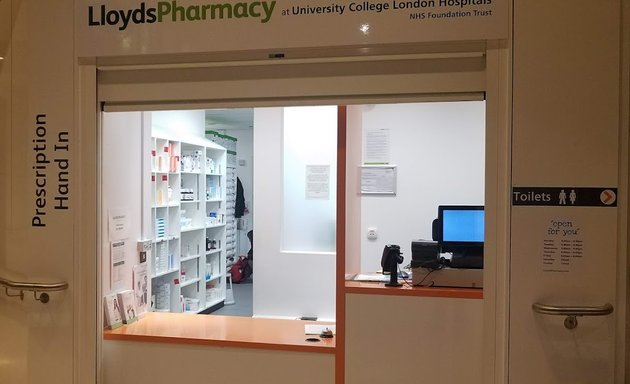 Photo of Lloyds pharmacy Macmillan Cancer Centre