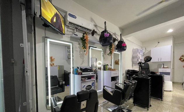 Photo of High Value Woman Beauty Parlor