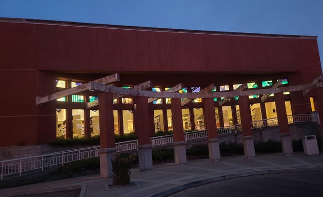 Photo of Rancho Peñasquitos Branch Library