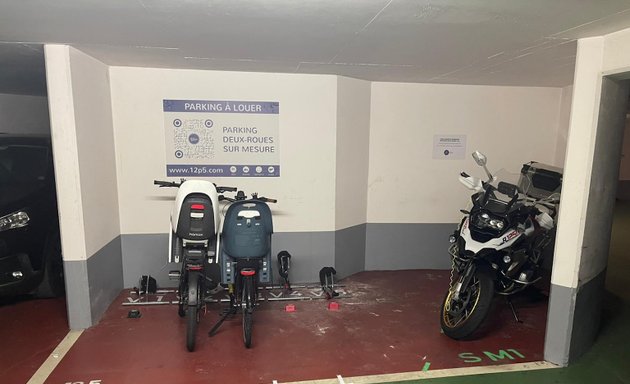 Photo de 12.5 parking vélo - scooter - moto - Soult Rottembourg