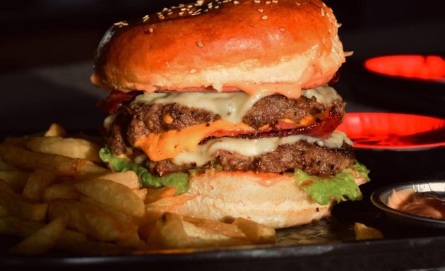 Photo of Divine Burger | Bole Medhanialem | ዲቫይን በርገር | ቦሌ መድሃኒአለም
