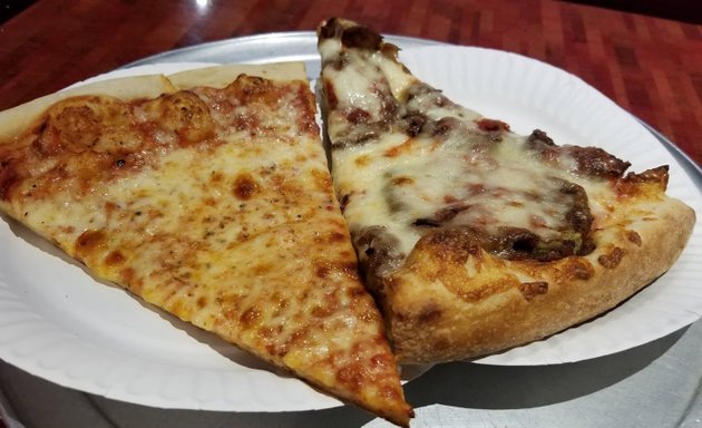 Photo of Benny's Kosher Pizza
