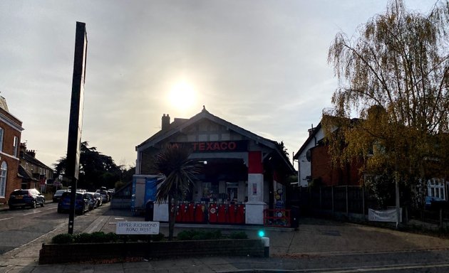 Photo of East Sheen Service Station