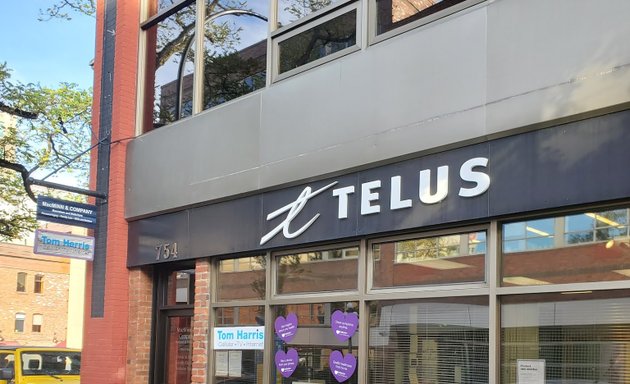 Photo of Tom Harris TELUS Store