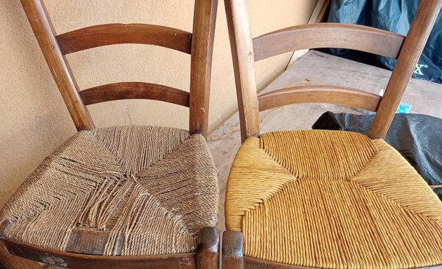 Photo de Tapissier fauteuils banquette-canapé