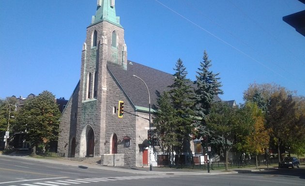 Photo of Église catholique Saint-Esprit-de-Rosemont