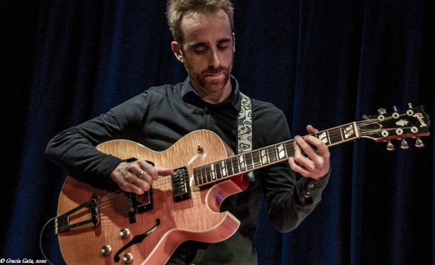 Foto de A Clases de guitarra - MP Sevilla