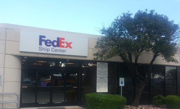 Photo of FedEx Ship Center