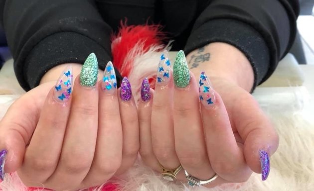 Photo of Queen Nails