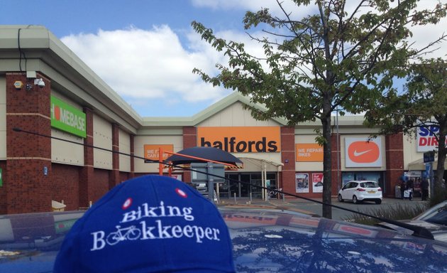 Photo of Halfords - Warrington