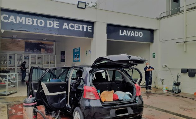 Foto de SERVICENTRO AURORA - Lubricentro y lavado de Autos