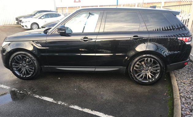 Photo of Lloyds Autobody Land Rover