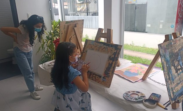 Foto de Escuela de arte: Dibujo y Pintura en el valle de los chillos