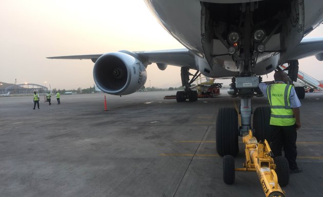 Photo of Aircraft Line Maintenance