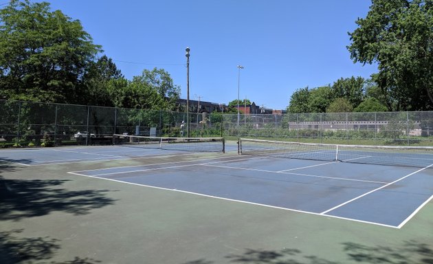 Photo of Parc Jacques-Viger tennis courts