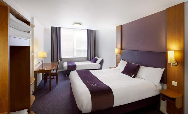 Photo of Premier Inn Wakefield South (M1, Jct39) hotel