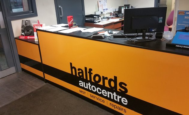 Photo of Halfords Autocentre Bolton (Nile Street)