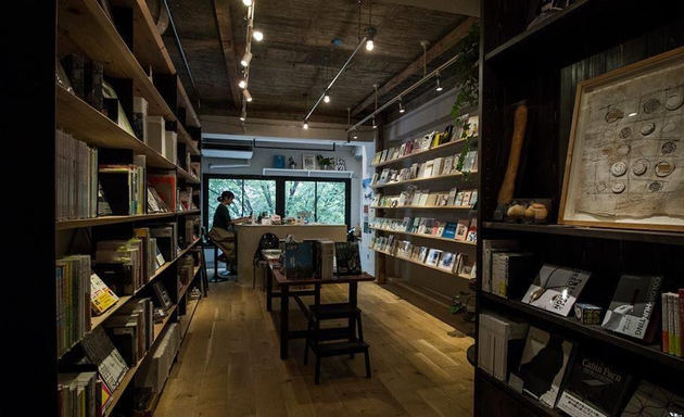 写真 Storage Bookstore（オンラインのみ）