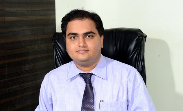 Photo of Dr. Alok Pandey , CONSULTANT JOINT REPLACEMENT SURGEON.