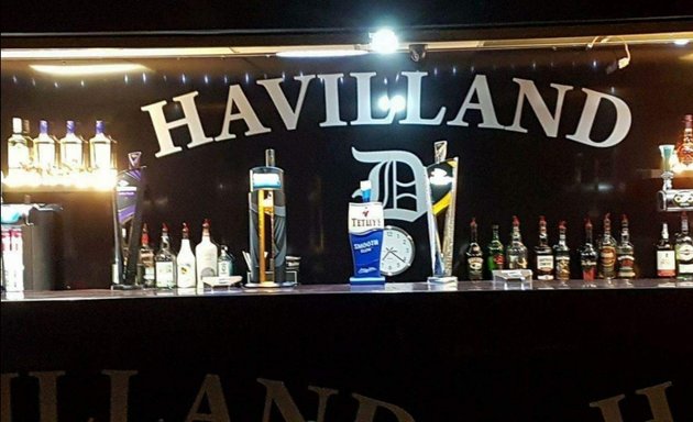 Photo of the d Havilland Club