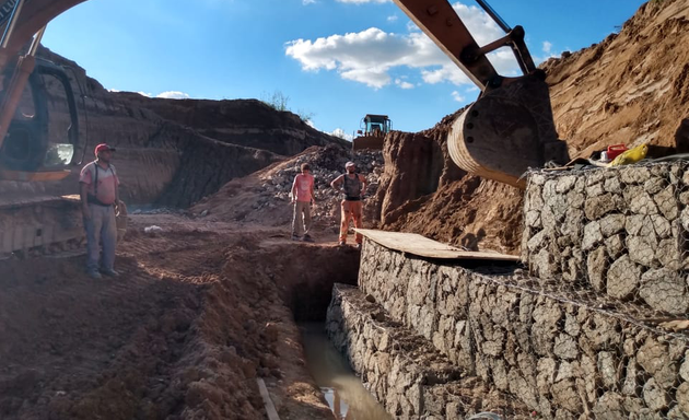 Foto de Di Luca Excavaciones - Demoliciones - Movimientos De Suelo - Canales