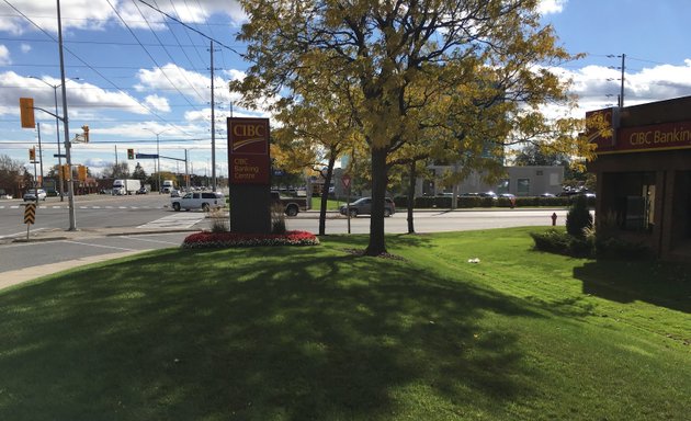 Photo of CIBC Branch with ATM