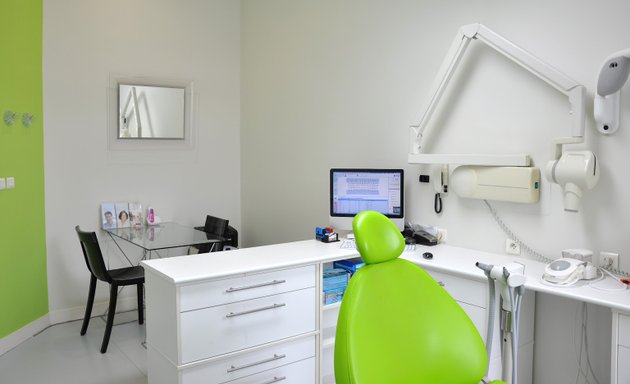 Photo de Dentiste Bordeaux - Dr Mathieu Contrepois - Esthétique Dentaire