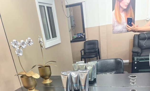 Photo of Dinas Beauty Salon