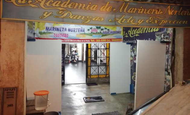 Foto de La academia de marinera norteña Arte y Expresión de gallito Ramírez