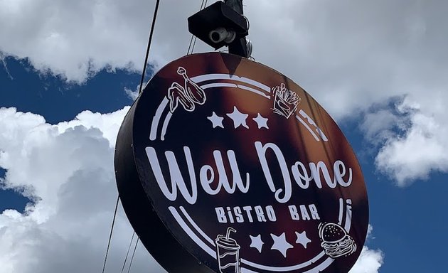 Foto de Well Done Bistro Bar