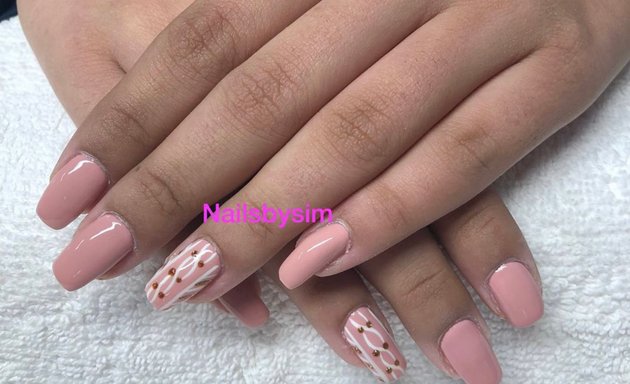 Photo of Sim's Nails & Beauty