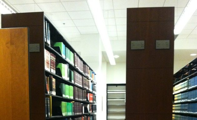 Photo of IU Ruth Lilly Law Library