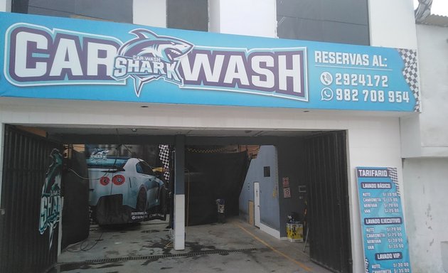 Foto de car Wash Sharks