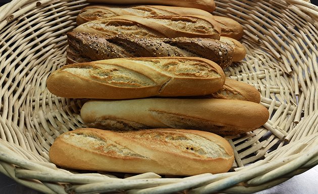 Foto von PanAmore Baguettes & Café in der KVB Haltestelle Technische Hochschule