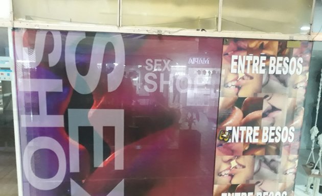 Foto de sex Shop ,entre Besos 2