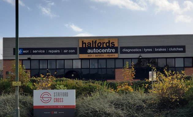 Photo of Halfords Autocentre Croydon (Stafford Rd)
