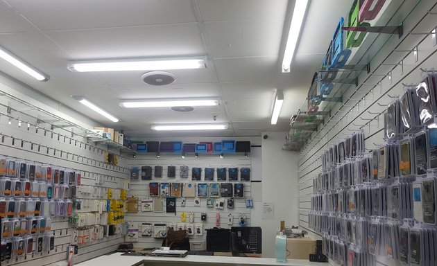 Photo of D-TECH smartphone and PC repair