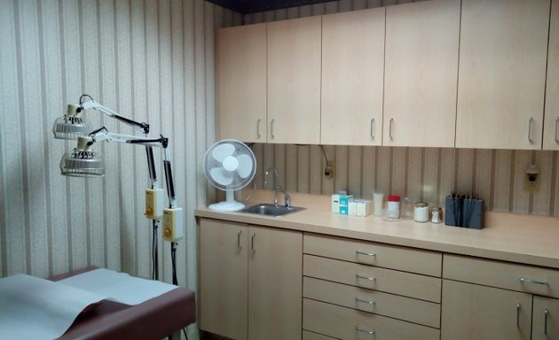Photo of Dr. Qin's Acupuncture Office