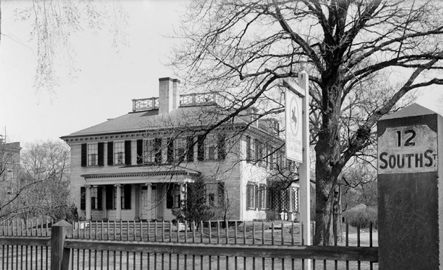 Photo of Loring Greenough House