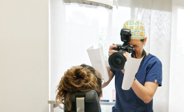 Photo de Dr Pouch Tortiger - Dentiste