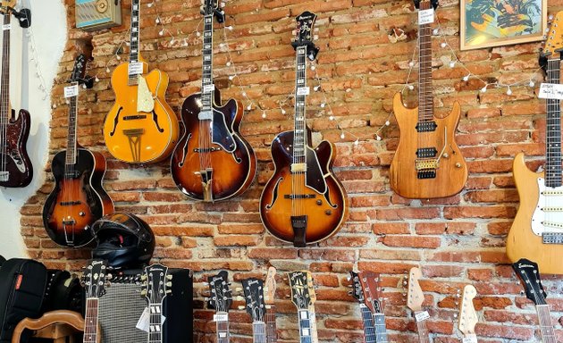 Photo de Luthier Guitare Johann Pioli