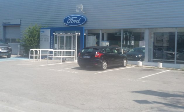 Photo de Ford Aix Automobiles