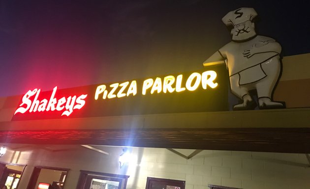 Photo of Shakey's Pizza Parlor