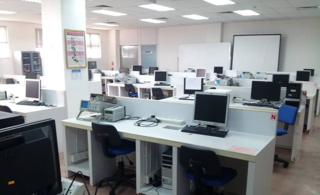 Photo of Pusat Pengajian Kejuruteraan Elektrik dan Elektronik