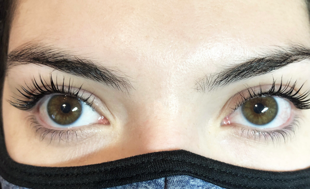 Photo of anine eyelash extensions