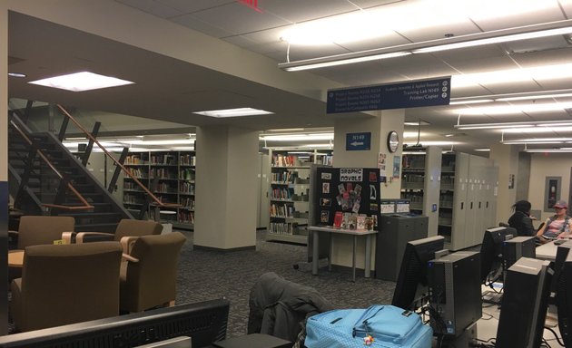 Photo of Bow Valley College RGO Library and Learning Commons