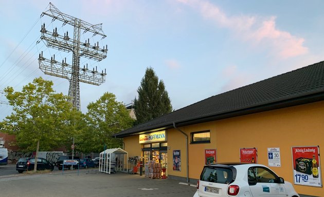 Foto von Getränke Hoffmann Kundenparkplatz