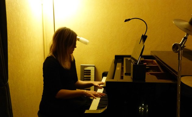Photo de Marie-Cécile Baritou, pianiste et professeur de piano
