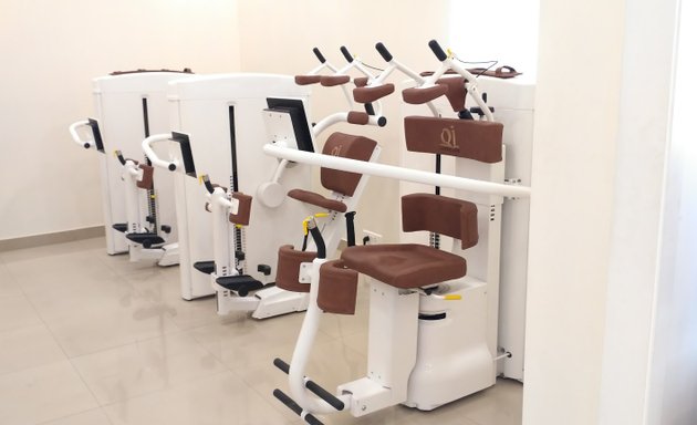 Photo of QI Spine Clinic - Orthopedic and Physiotherapy center in Malleshwaram, Bengaluru